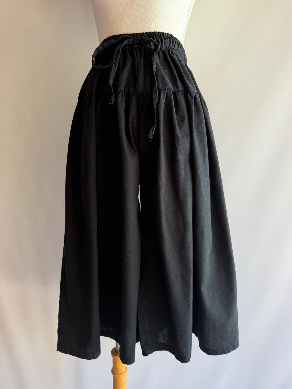 Wide Leg Gaucho Pants - O/S